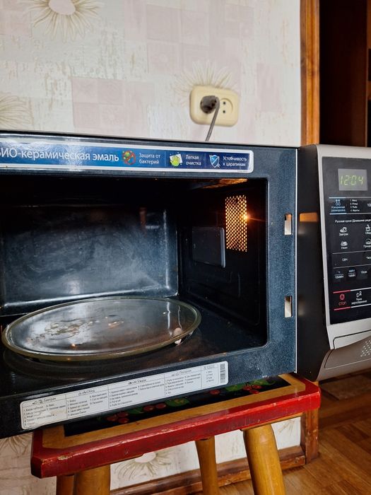 Продам микроволновку Самсунг