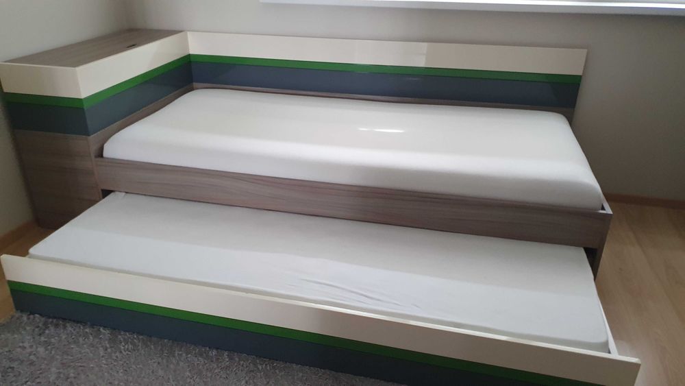 Дизайнерско легло с ракла и два матрака (на 2 нива)