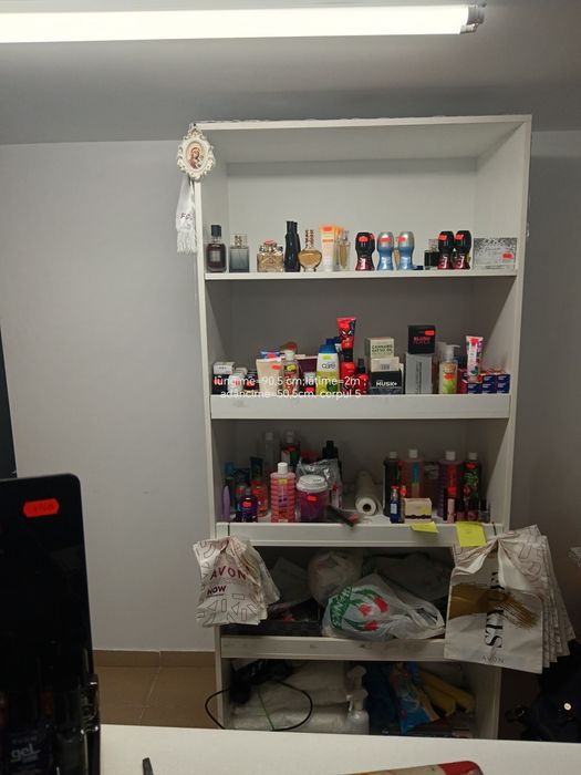 Mobilier pentru magazin