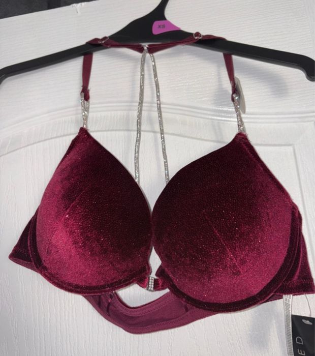 Sutien 80C nou cu pietricele