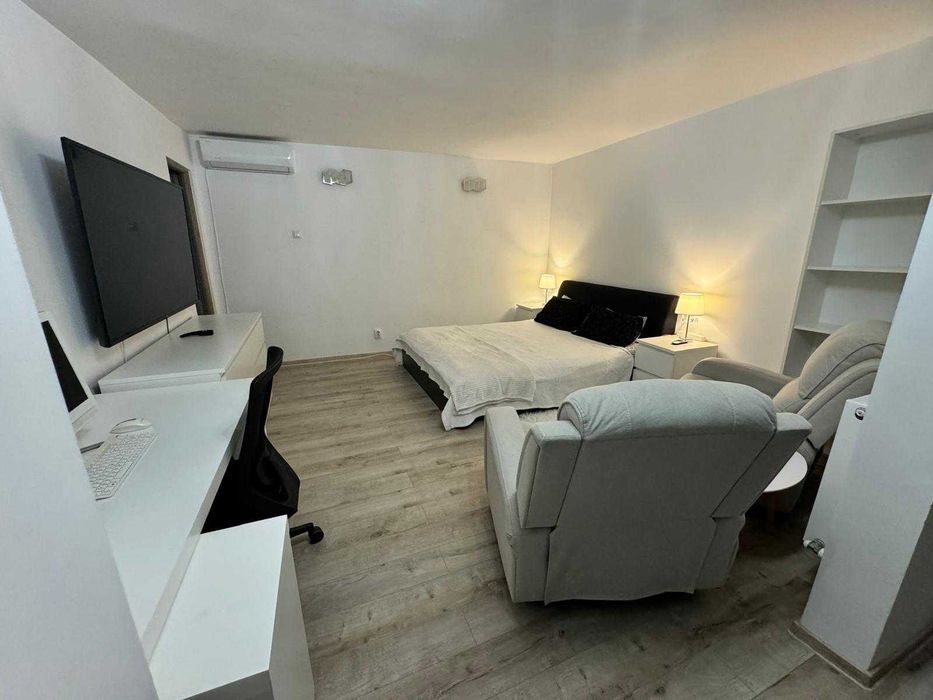 Inchiriez apartament cu o camera, centru