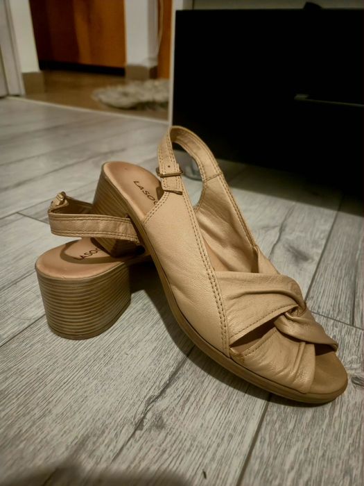 Sandale cu toc Lasocki piele naturala