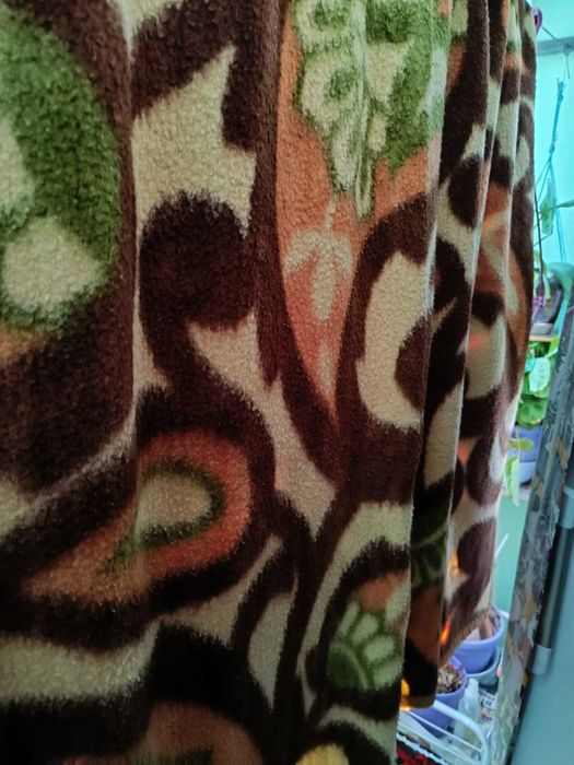 Продавам 5 броя вълнени одеяла почти нови