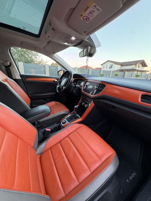 Volkswagen T-Roc 2.0 TDI 150 CP DSG 4Motion – Panoramic – Piele bicoloră – 121.297 km