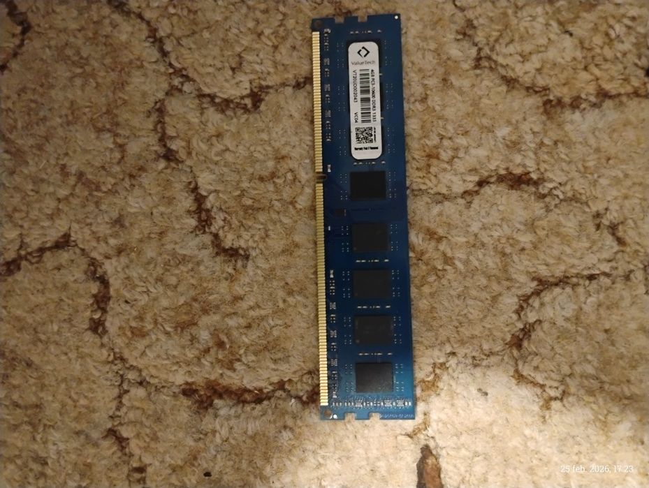 3 plăcute de RAM DDR3