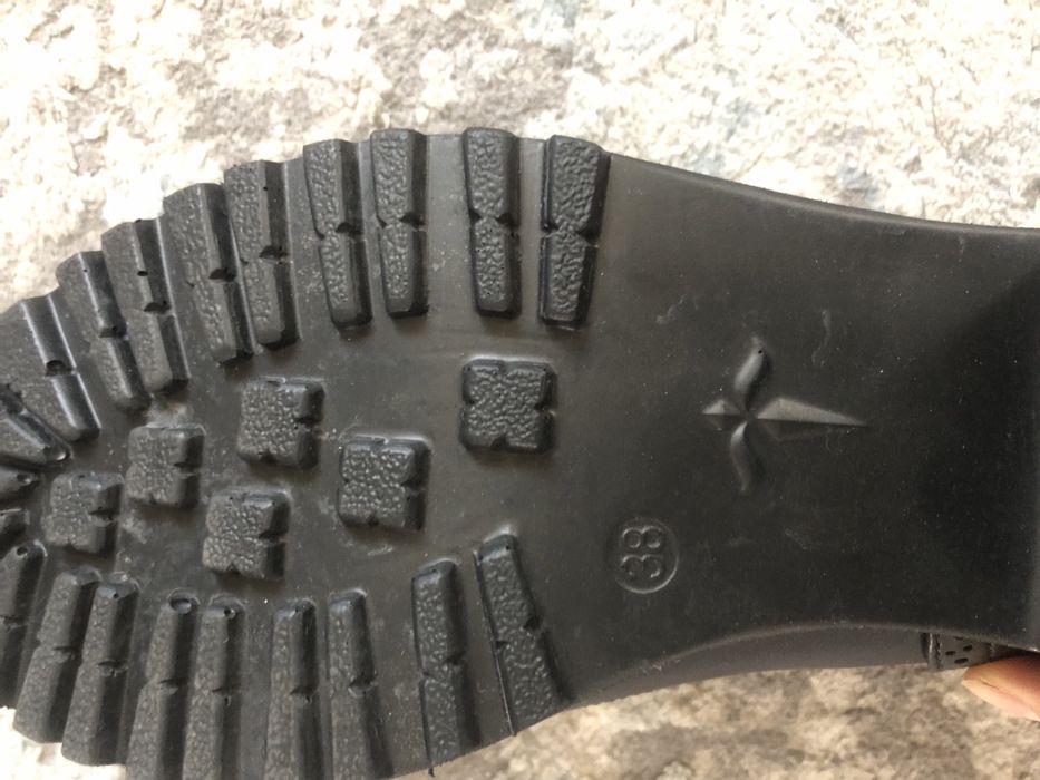 Ботинки размер 38-39