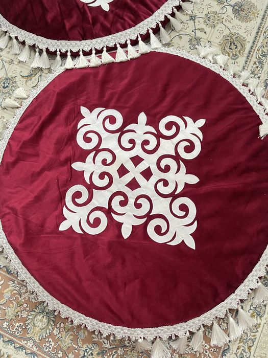 Сырға салуға арналған 2 көрпеше