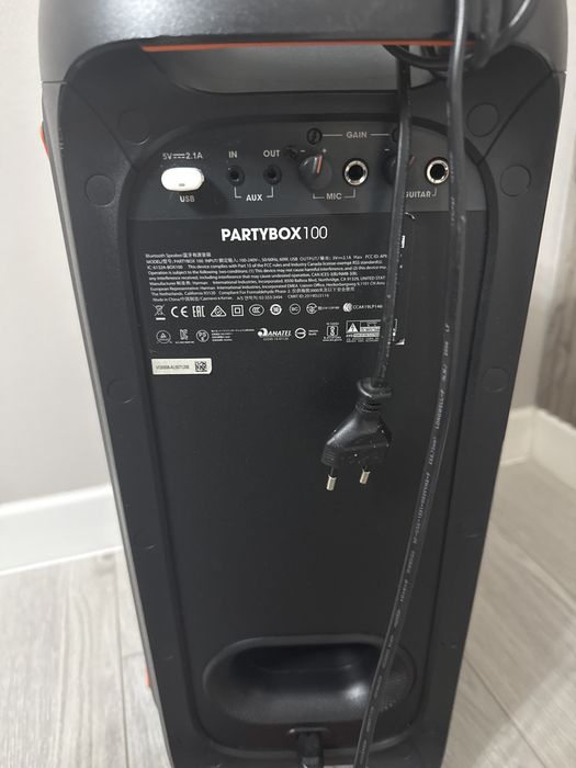 JBL  100 ватт колонка
