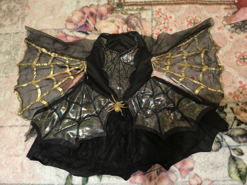 Costume Halloween fete 4-7 ani