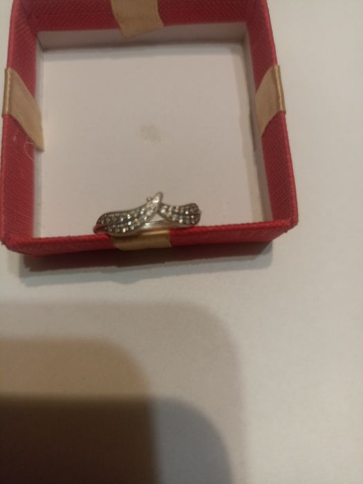 Продам кольцо серебряное Пандора