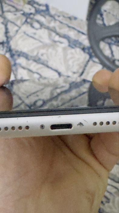 Iphone 11   64g. Oq rangli