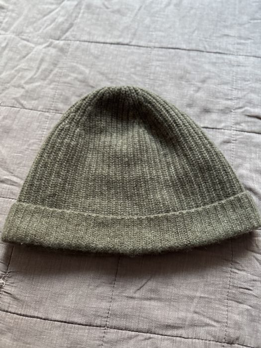 100% кашмирена шапка и вълнена жилетка