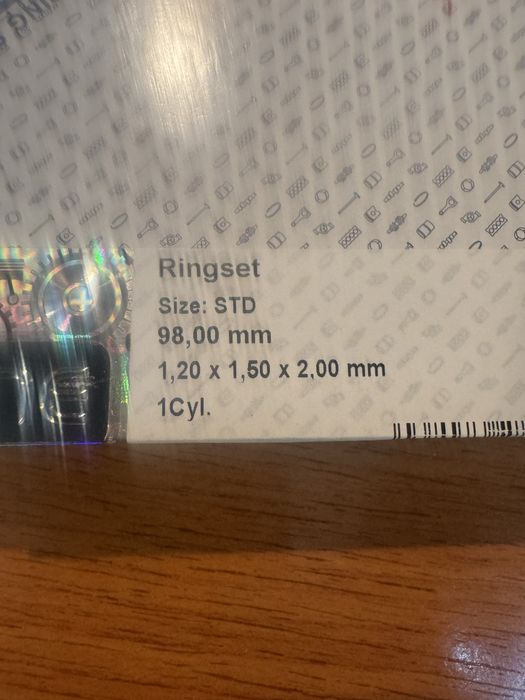Продавам комплект сегменти за мерцедес двигател m157 63 amg