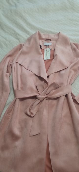 Елегантно манто в цвят пепел от рози