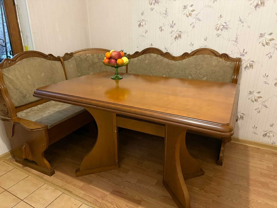 Продам срочно кухонный уголок