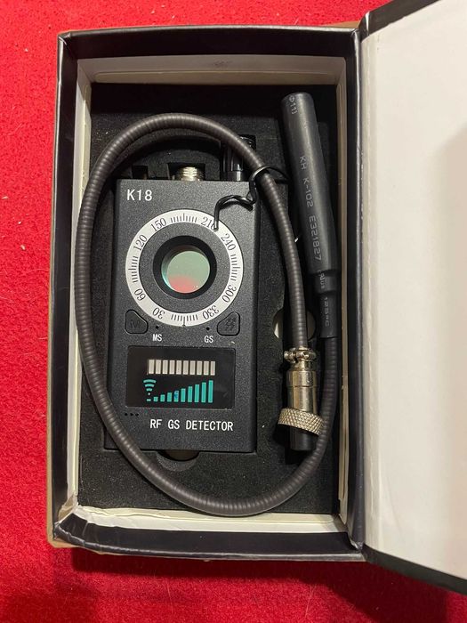 Detector profesional microfoane / camere / GPS