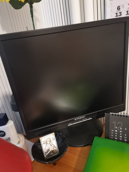 Настолен компютър Asus