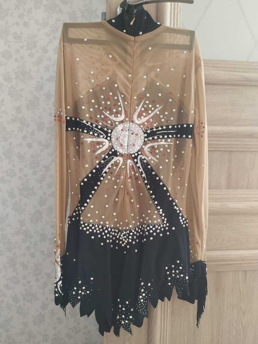 Платье для фигурного катания