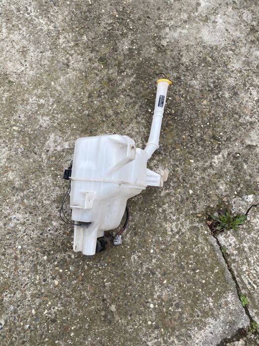 vas spalator parbriz si faruri Mazda 6 GH 2008-2012