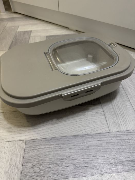 Продам контейнер для корма