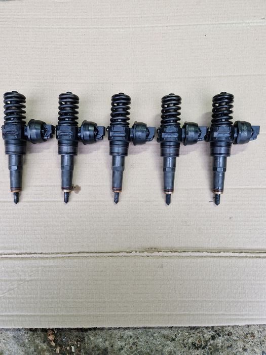 Injectoare Volkswagen Transporter T5 2.5 BNZ