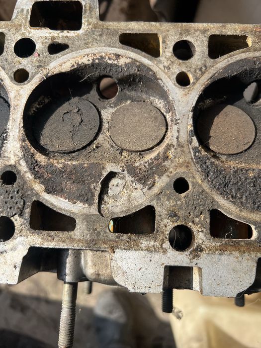 Продам головку с ваз 2115