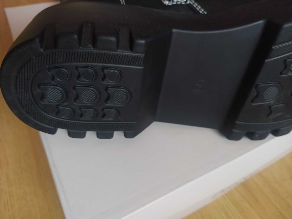 Боти Deezee нови