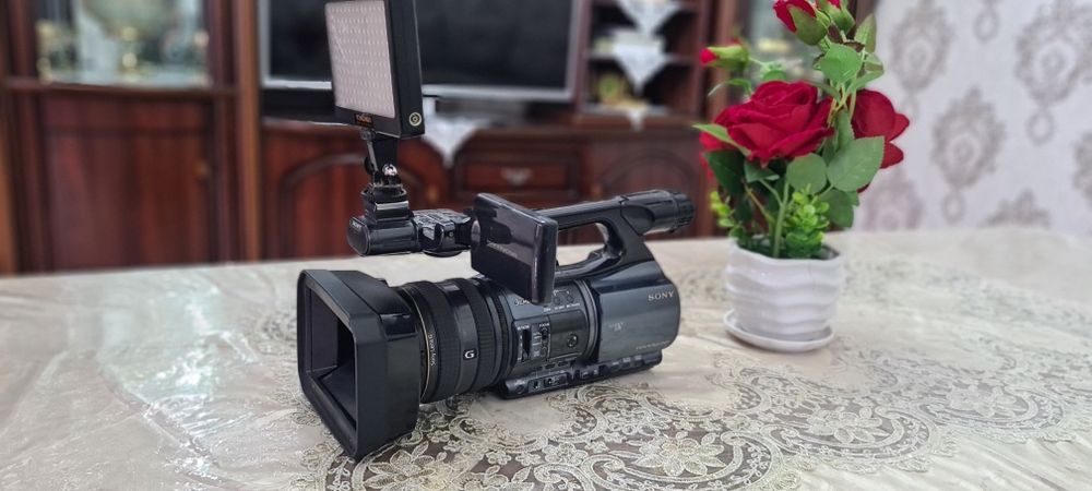 Видеокамера sony hdr-fx1. Видеокамера. Sony dcr-vx2200e hdmi. Видеокамера sony 2200. Sony dcr-vx2200e hdmi.
