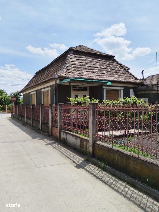 Casa individuala , 3 camere , 244 mp teren