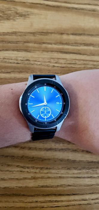 Samsung Galaxy Watch 45 mm + зарядно