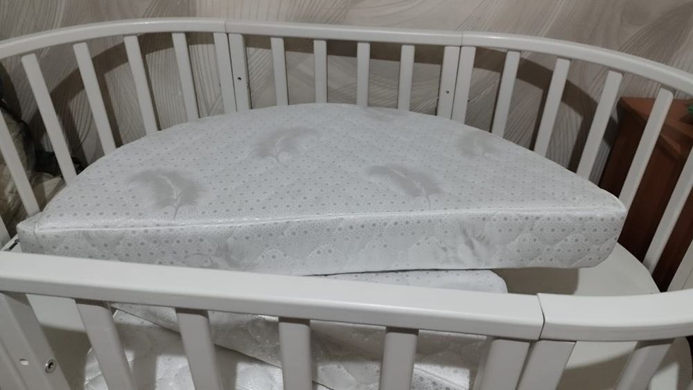 Детская кровать с матрасом