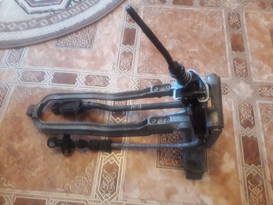 Продаю запчасти на мерседес