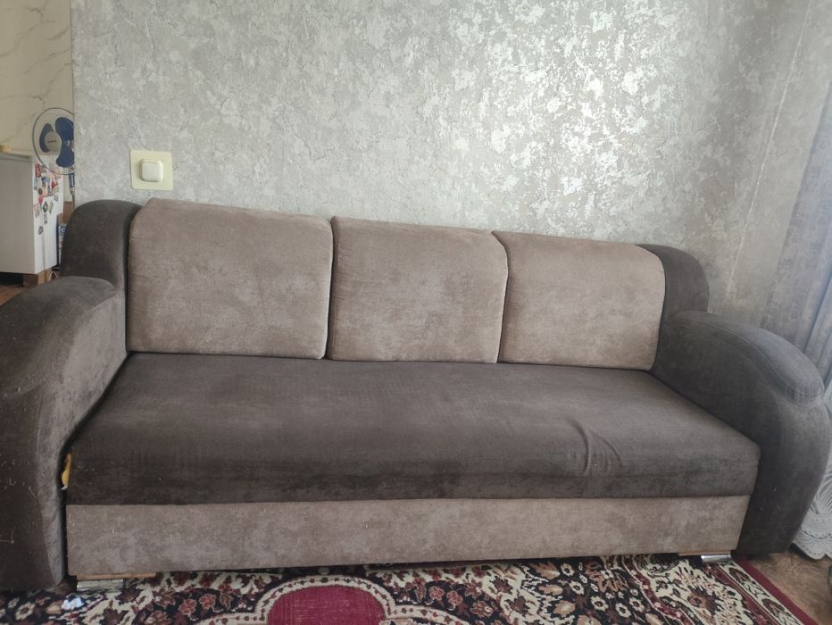 Продам Диван в нормальном состоянии
