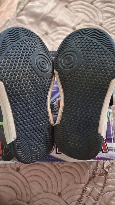 Продам кеды детские