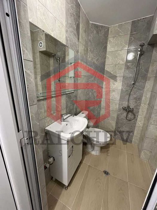 Дава се под наем Тристаен апартамент в Варна, Спортна зала - 65 кв.м за 518.67 € - Снимка #13