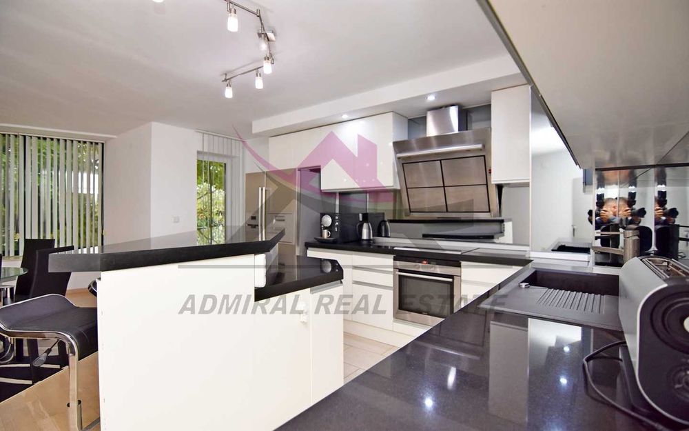 Продава се Четиристаен апартамент в Варна, Бриз - 182 кв.м за 2106 €/кв.м - Снимка #2