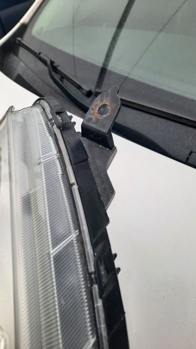 Оригинален десен фар Тойота Ярис фейс  2008-2011г.