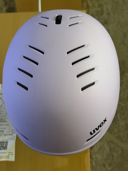 Чисто нова Ски каска - Uvex