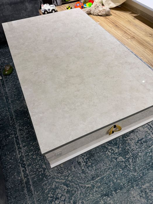 Продается журнальный стол