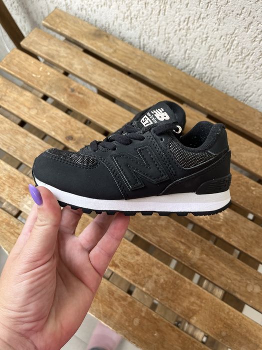 Маратонки New Balance номер 28