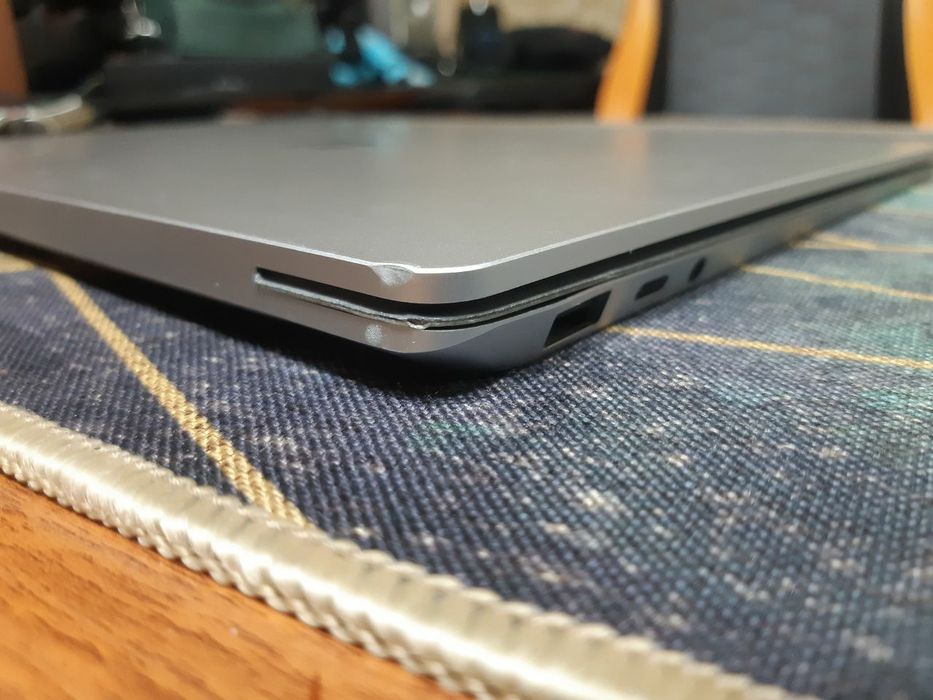 Microsoft Surface Laptop
