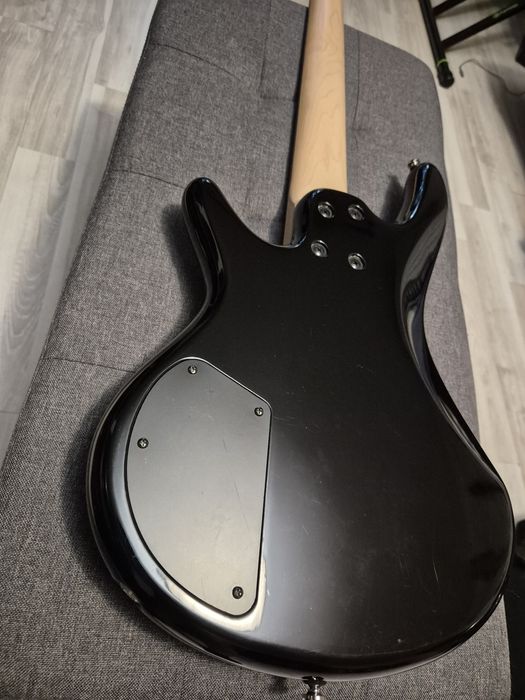 Chitara bass short scale Ibanez Mikro 5