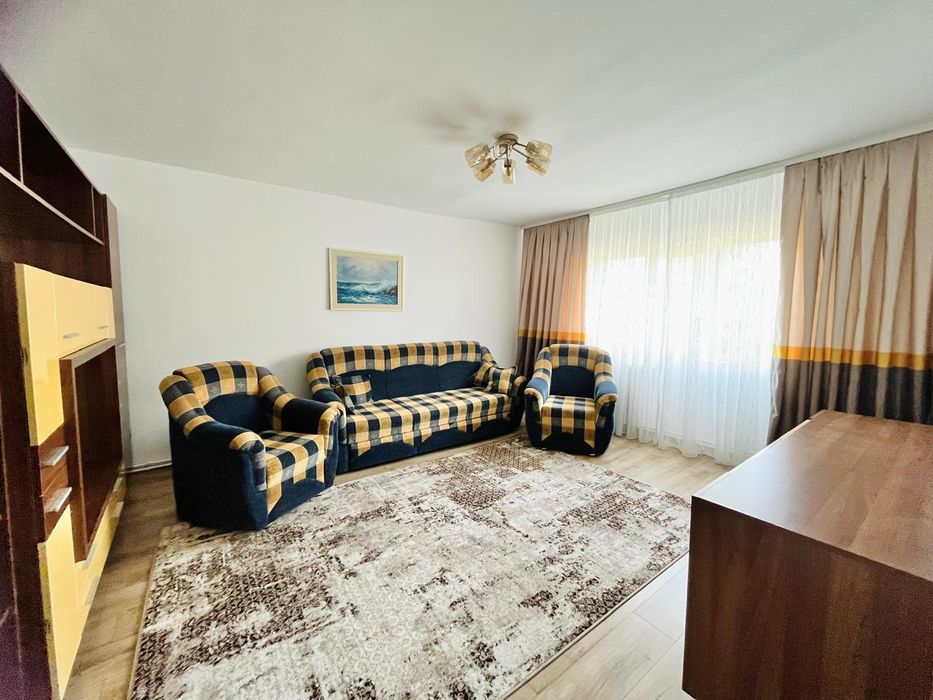 Închiriez ap. 3 camere. decomandat in Plopilor