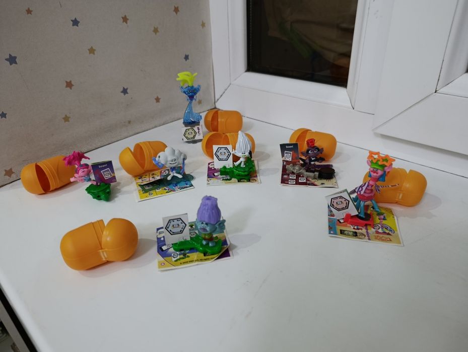 Игрушки Киндер, игрушки чупа чупс