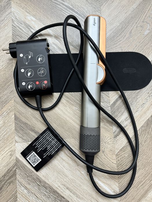 Продам dyson airstrait оригинал