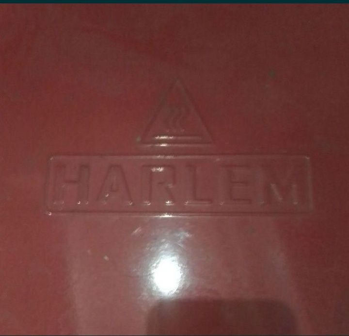 Духовка отлично печет,без противня