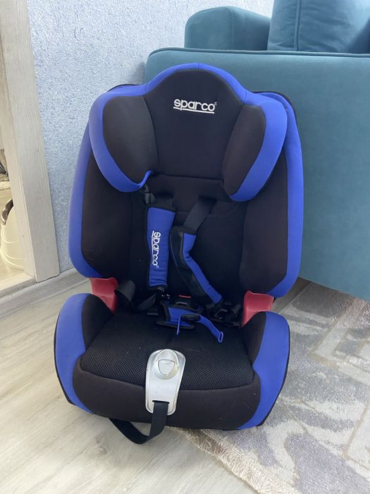 Продам автокресло