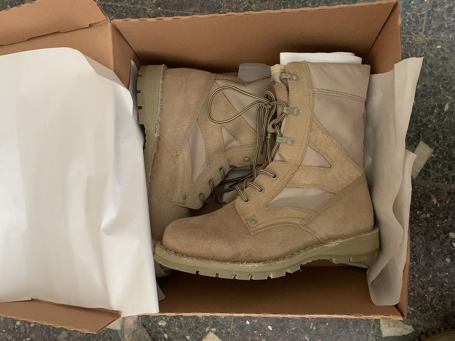 Bocanci militari vara