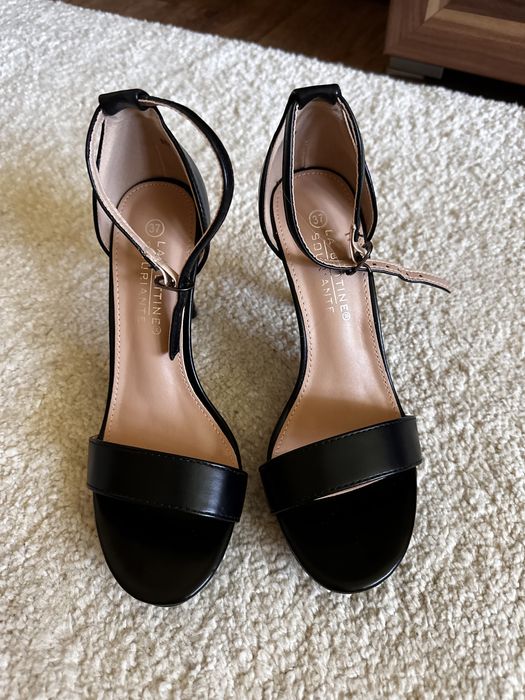 Босоножки размер 37.