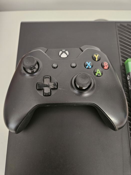 Xbox One 1TB + Controller + GTA V – funcțional